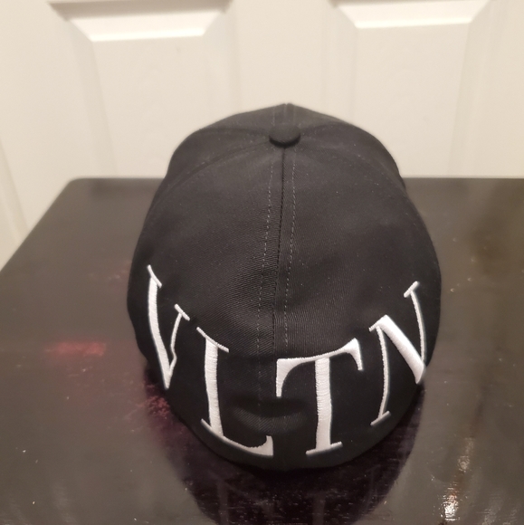 VALENTINO Embroidered Logo Baseball Cap - Picture 6 of 8
